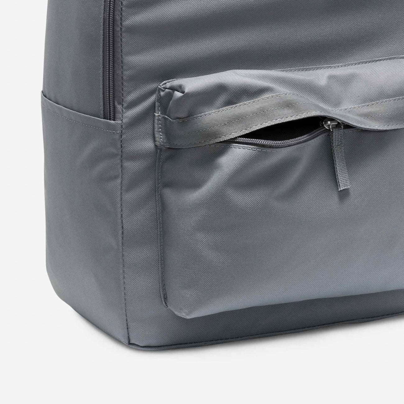 Mochila Nike Heritage Clássica Unissex 25 Litros: Estilo Sustentável com Compartimento Notebook