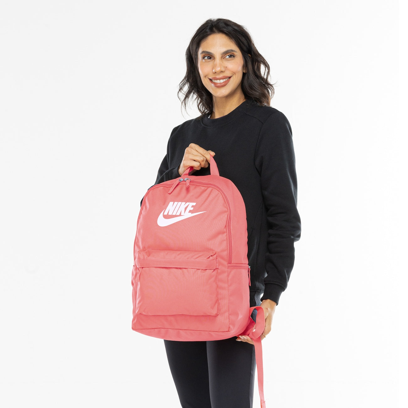 Mochila Nike Heritage Unissex 25 Litros: Estilo Sustentável e Espaço Otimizado