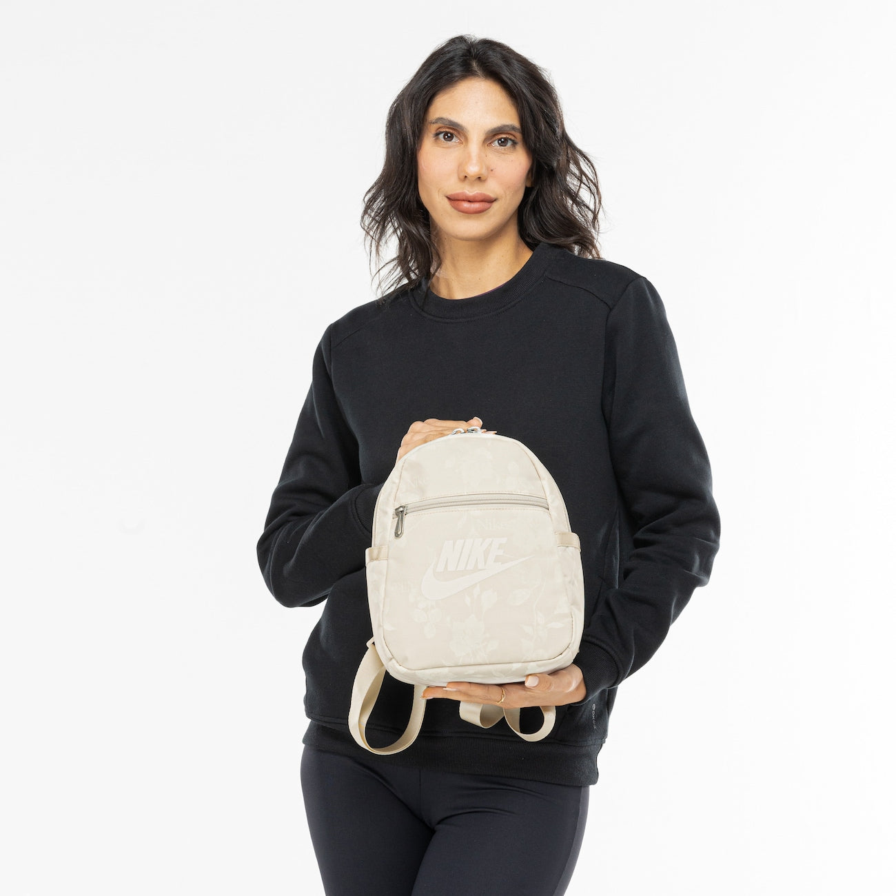 Mochila Nike Sportswear Futura Mini 6L Bege: Compacta, Estilosa e Para o Dia a Dia